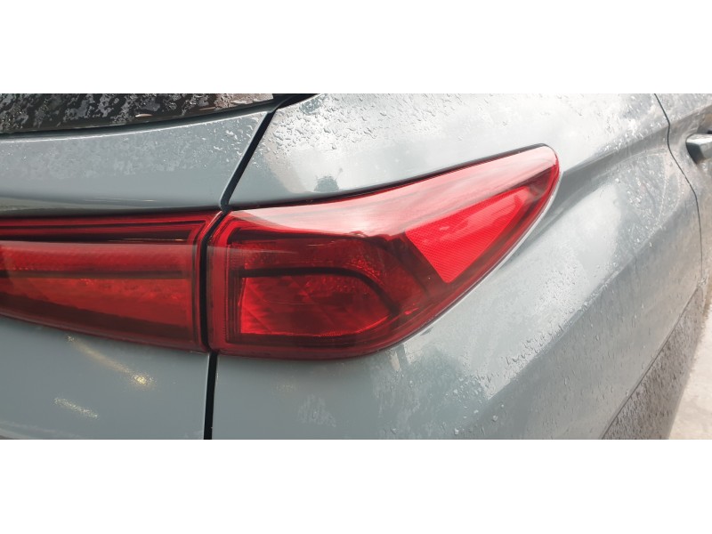 Recambio de piloto trasero derecho para hyundai kona 1.0 tgdi cat referencia OEM IAM 92402J9500  