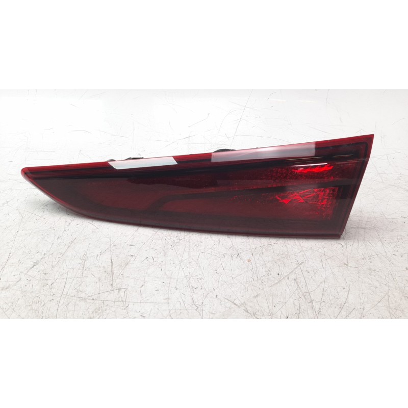 Recambio de piloto trasero derecho interior para hyundai kona 1.0 tgdi cat referencia OEM IAM 92404J9500  