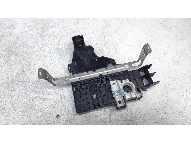 Recambio de caja reles / fusibles para renault express advance referencia OEM IAM 241148757R  