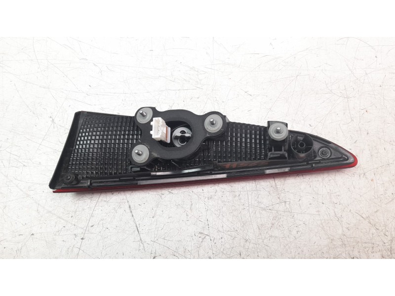 Recambio de piloto trasero izquierdo interior para hyundai kona 1.0 tgdi cat referencia OEM IAM 92403J9500  