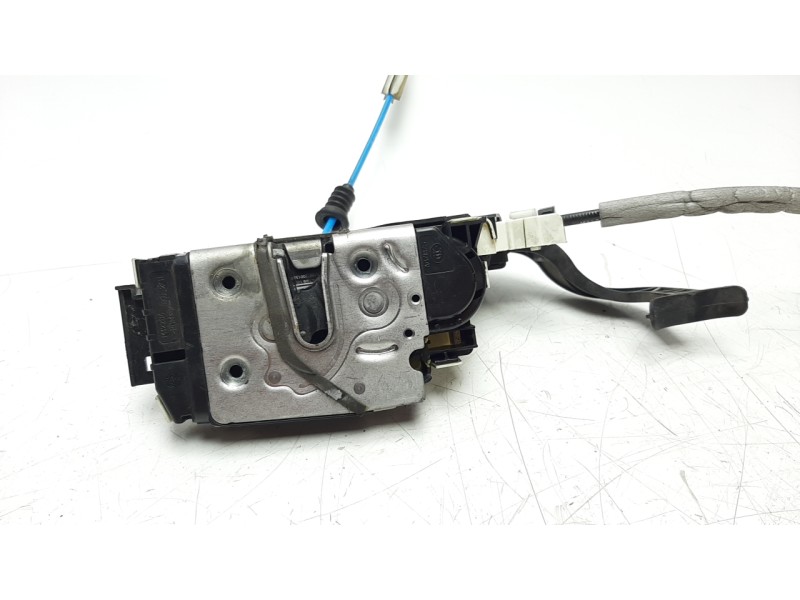 Recambio de cerradura puerta delantera izquierda para mercedes-benz clase b (w246) 1.5 cdi cat referencia OEM IAM A1667200135  