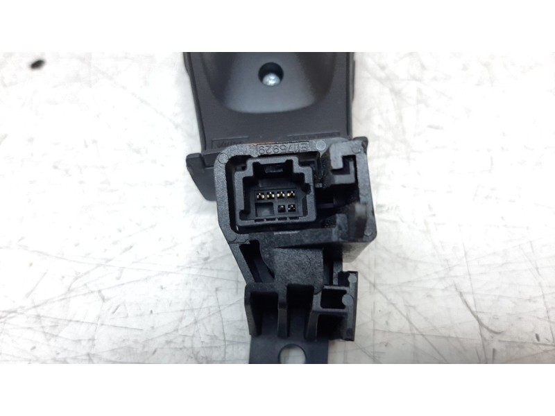 Recambio de mando volumen para renault express advance referencia OEM IAM 255522187R  
