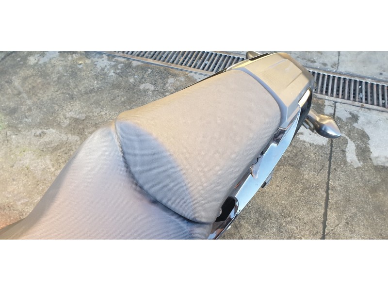 Recambio de asiento para honda nc 750 referencia OEM IAM 77300MKWD01  