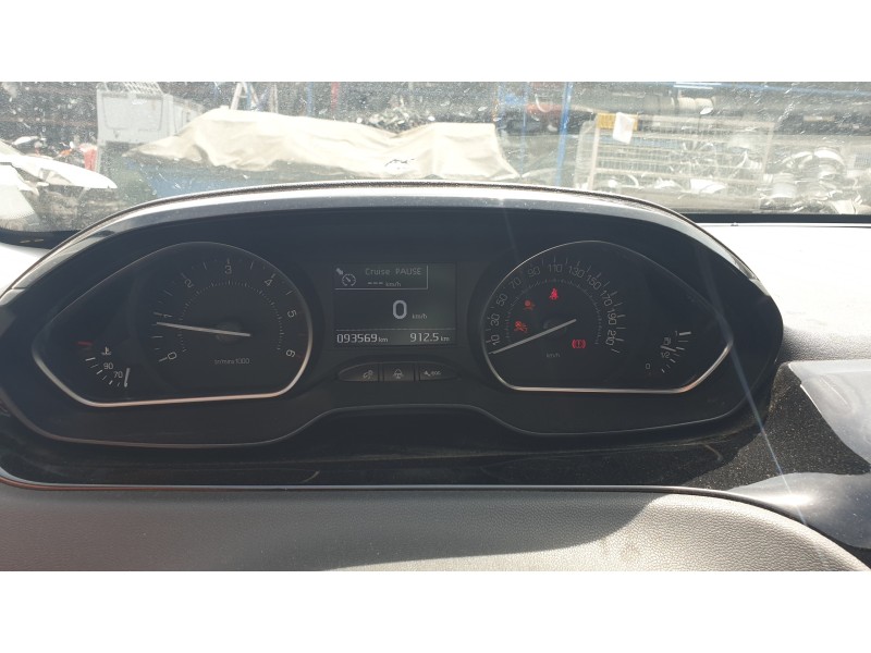 peugeot 208 del año 2015