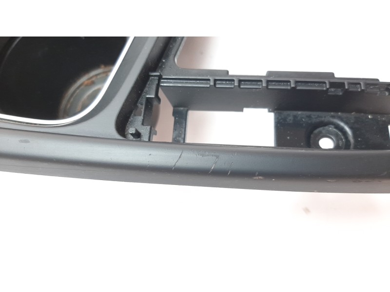 Recambio de cenicero para bmw serie 3 lim. (f30) 2.0 turbodiesel referencia OEM IAM 9218925  