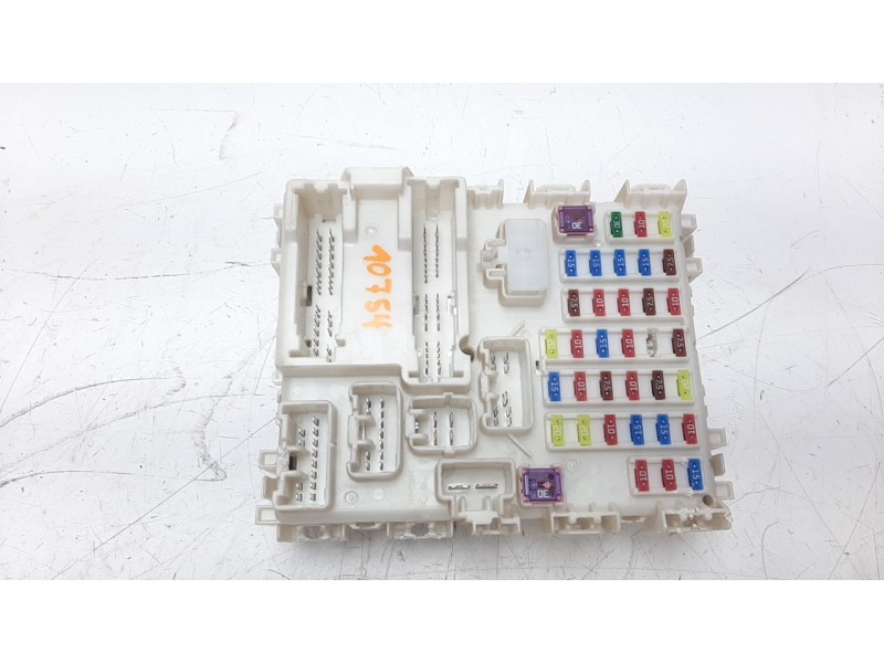 Recambio de caja reles / fusibles para suzuki sx4 1.6 16v cat referencia OEM IAM AA102667  