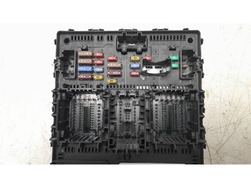 Recambio de caja reles / fusibles para ford fiesta (ce1) 1.0 ecoboost cat referencia OEM IAM LU5T15604BJAD F005V03424 