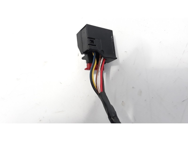 Recambio de retrovisor derecho para audi a3 (8vk) referencia OEM IAM 8V5857410B  