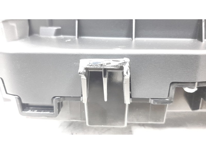 Recambio de cuadro instrumentos para peugeot 3008 allure referencia OEM IAM 9828003480  