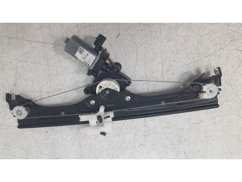 Recambio de elevalunas delantero derecho para fiat 500 referencia OEM IAM 52204607 106095801 114058