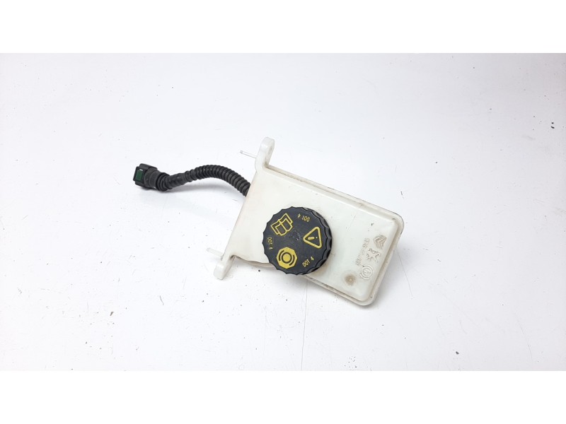 Recambio de deposito servo para peugeot 308 1.2 12v e-thp referencia OEM IAM 9807651580  