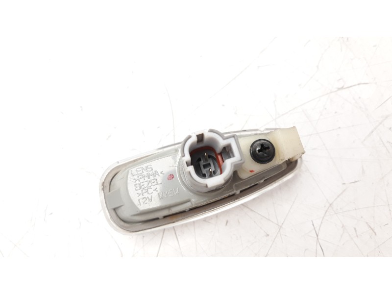 Recambio de piloto lateral izquierdo para kia rio 1.2 cat referencia OEM IAM 923031W  