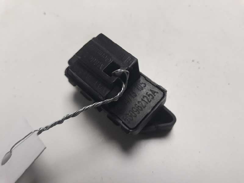 Recambio de interruptor para volkswagen golf vii lim. edition bluemotion referencia OEM IAM 5G0962125A  