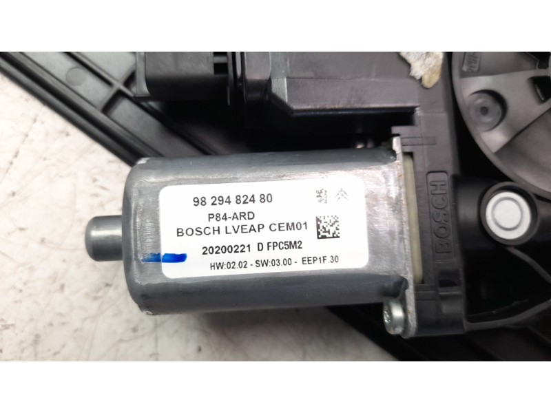 Recambio de elevalunas trasero derecho para peugeot 3008 allure referencia OEM IAM 9830388880  