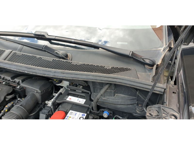 Recambio de motor limpia delantero para peugeot 3008 allure referencia OEM IAM 9824762480  