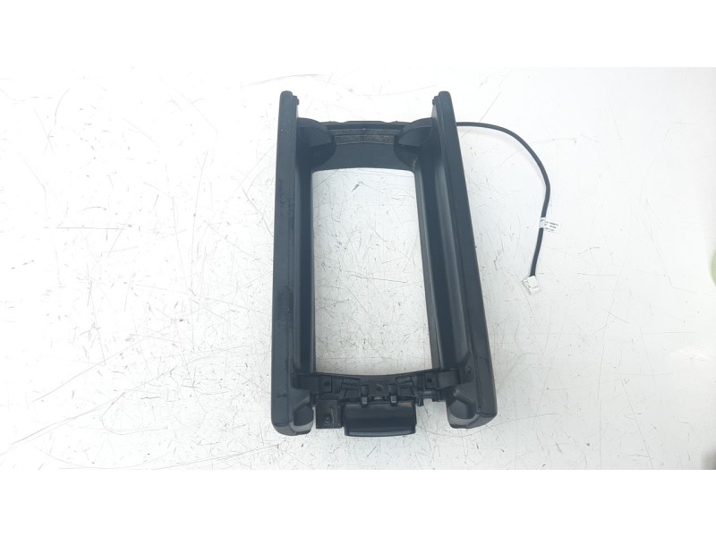Recambio de apoyabrazos central para peugeot 308 1.2 12v e-thp referencia OEM IAM 9834338980  