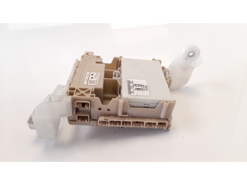 Recambio de caja reles / fusibles para toyota aygo 1.0 cat referencia OEM IAM 892210H010 827300H040 