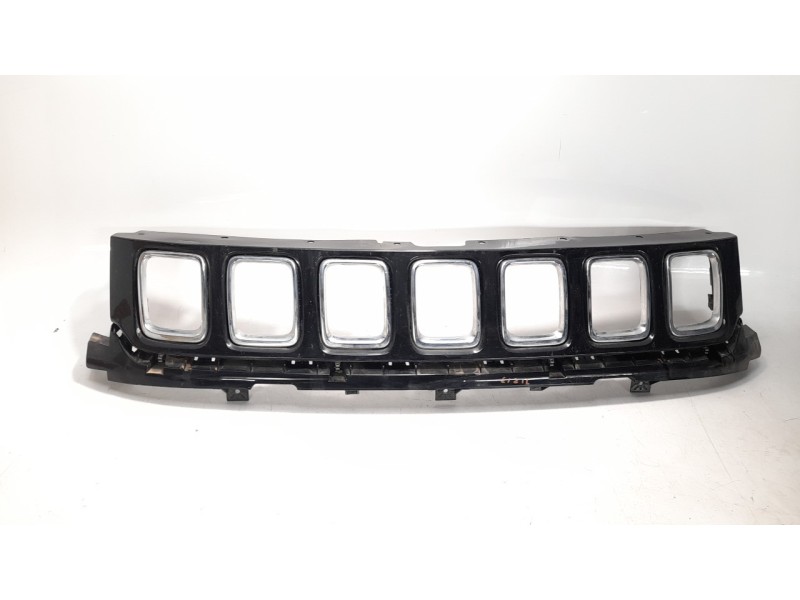 Recambio de rejilla delantera para jeep compass ii 2.0 m-jet cat referencia OEM IAM 4010130006AB  