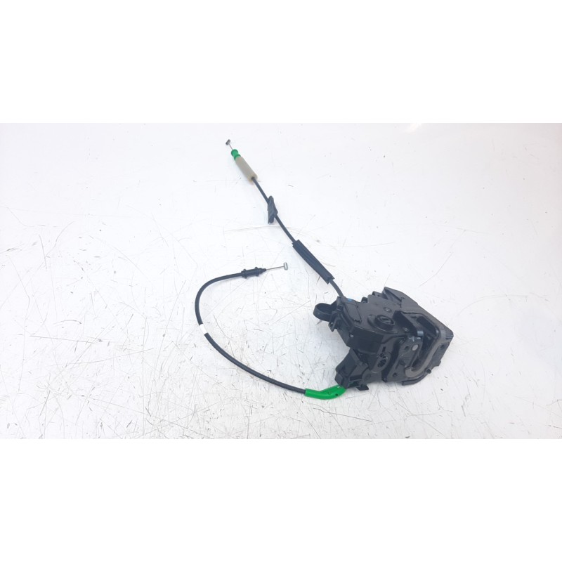 Recambio de cerradura puerta trasera derecha para peugeot 308 1.2 12v e-thp referencia OEM IAM 9835418280  