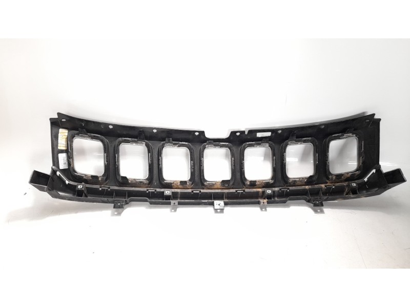 Recambio de rejilla delantera para jeep compass ii 2.0 m-jet cat referencia OEM IAM 4010130006AB  