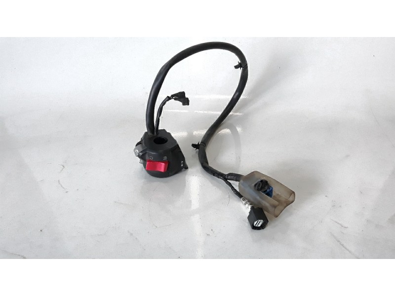 Recambio de piña luces derecha para honda nc 750 referencia OEM IAM 35135MKWD01  