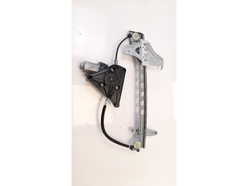 Recambio de elevalunas delantero derecho para toyota aygo 1.0 cat referencia OEM IAM 698100H031 106075801 
