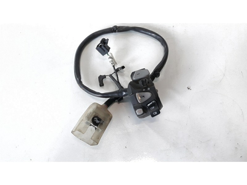 Recambio de piña luces izquierda para honda nc 750 referencia OEM IAM 35200MKWD01  