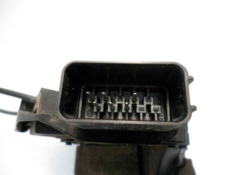 Recambio de cerradura puerta trasera derecha para mazda 3 berlina (bk) 1.6 crdt active+ referencia OEM IAM   