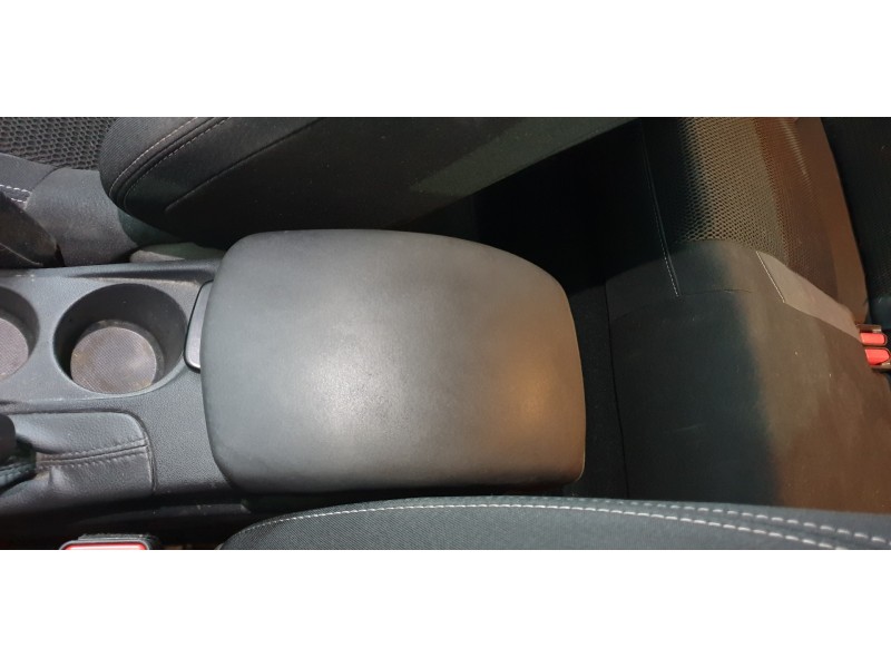 Recambio de apoyabrazos central para citroen c4 lim. live edition referencia OEM IAM 96755551ZD  
