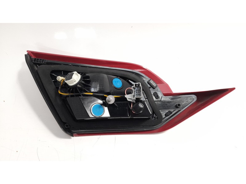 Recambio de piloto trasero derecho interior para ford fiesta (ce1) 1.0 ecoboost cat referencia OEM IAM H1BB13A602BH  