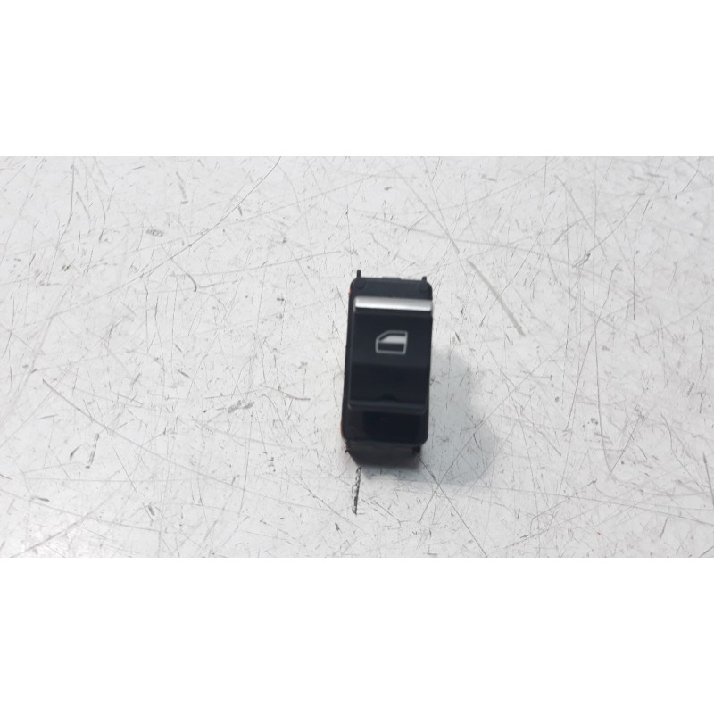 Recambio de mando elevalunas delantero derecho para peugeot 308 1.2 12v e-thp referencia OEM IAM 98220313ZD  