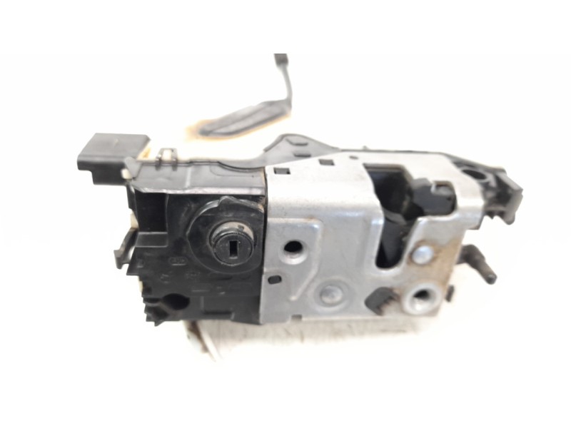 Recambio de cerradura puerta delantera derecha para citroen c4 lim. live edition referencia OEM IAM 9685351480  