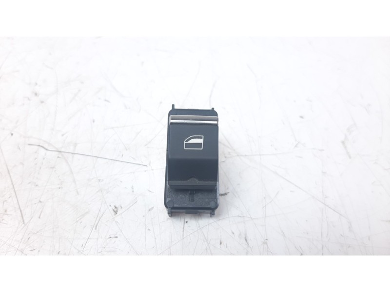 Recambio de mando elevalunas trasero izquierdo para peugeot 308 1.2 12v e-thp referencia OEM IAM 98044803ZD  