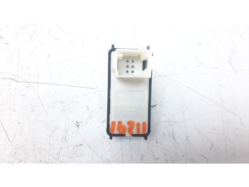 Recambio de mando elevalunas trasero izquierdo para peugeot 308 1.2 12v e-thp referencia OEM IAM 98044803ZD  
