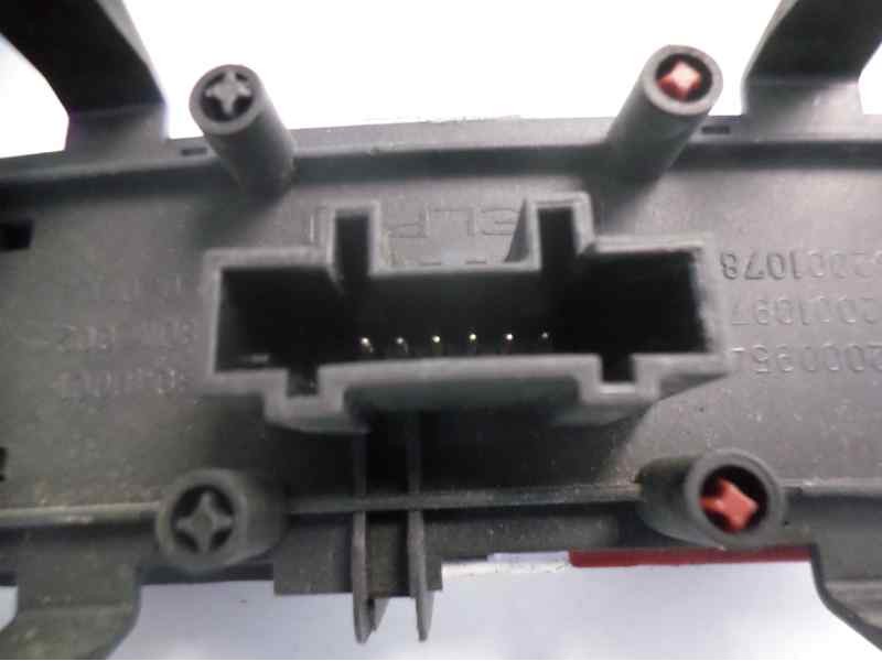 Recambio de warning para renault megane ii familiar dynamique confort referencia OEM IAM 8200095493  