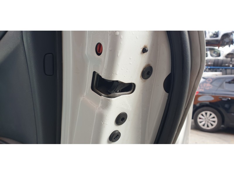 Recambio de cerradura puerta trasera derecha para citroen c4 lim. live edition referencia OEM IAM 9685352080  