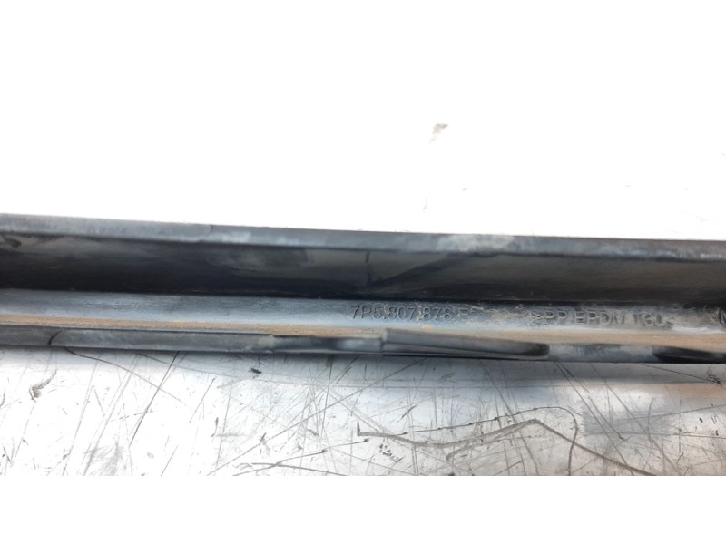 Recambio de molduras delanteras para porsche cayenne (typ 92aa) diesel referencia OEM IAM 7P5807878P  