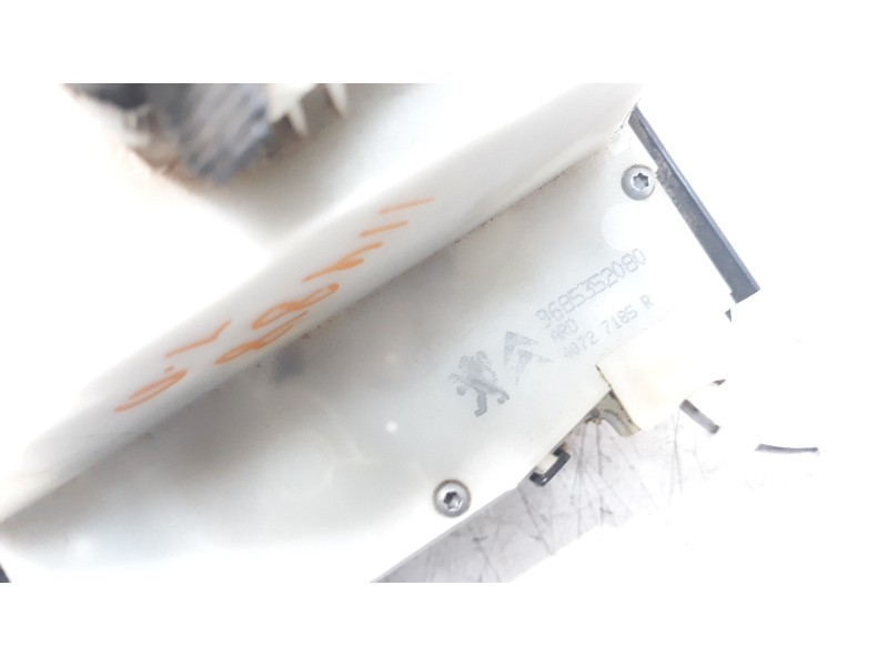 Recambio de cerradura puerta trasera derecha para citroen c4 lim. live edition referencia OEM IAM 9685352080  