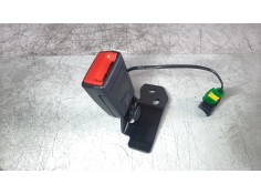 Recambio de enganche cinturon trasero central para jeep renegade 1.6 m-jet cat referencia OEM IAM 735644474  