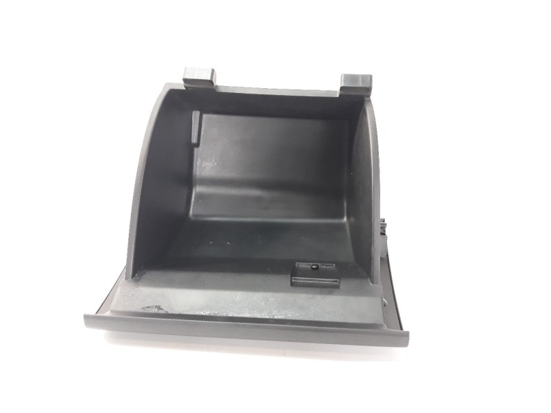 Recambio de guantera para renault kadjar 1.5 dci diesel fap energy referencia OEM IAM 682526225R  