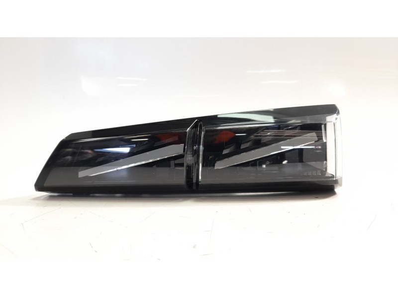 Recambio de piloto trasero derecho interior para peugeot 308 1.2 12v e-thp referencia OEM IAM 9835300380  