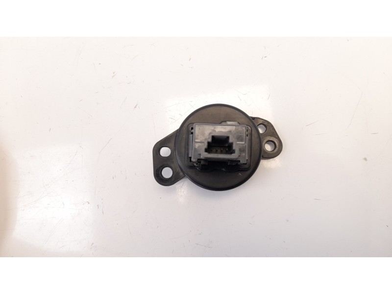 Recambio de warning para toyota aygo 1.0 cat referencia OEM IAM 843320H020  