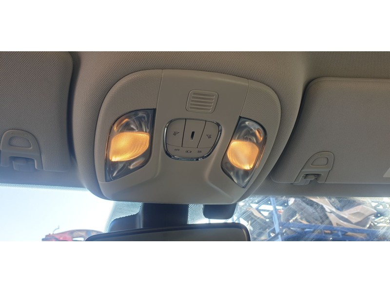 Recambio de luz interior para jeep compass ii longitude 4x2 referencia OEM IAM 5YB60PS4AD  