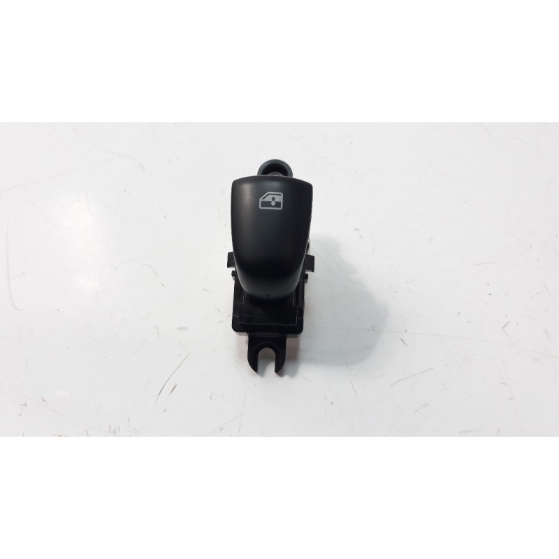 Recambio de mando elevalunas trasero derecho para renault kadjar 1.5 dci diesel fap energy referencia OEM IAM 254119716R IAF8800
