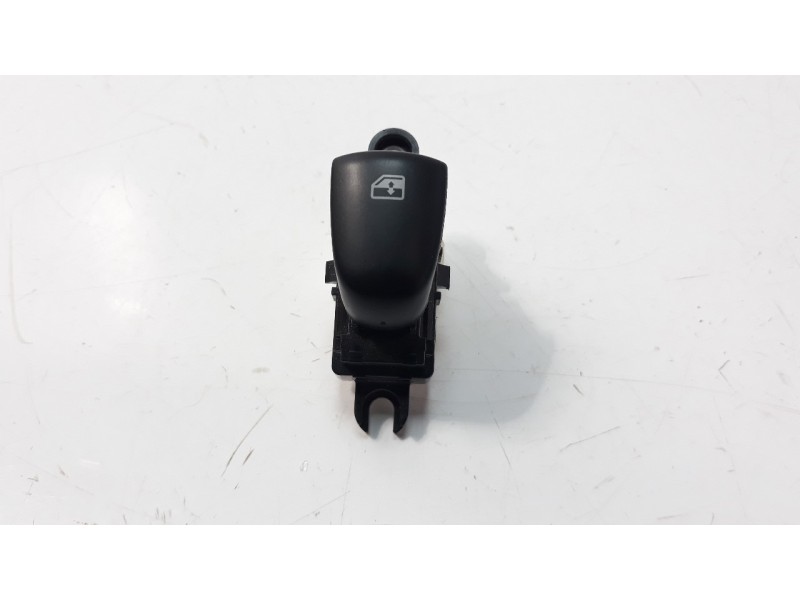 Recambio de mando elevalunas trasero derecho para renault kadjar 1.5 dci diesel fap energy referencia OEM IAM 254119716R IAF8800