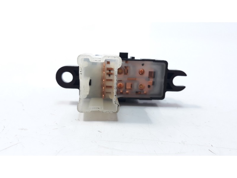 Recambio de mando elevalunas trasero derecho para renault kadjar 1.5 dci diesel fap energy referencia OEM IAM 254119716R IAF8800