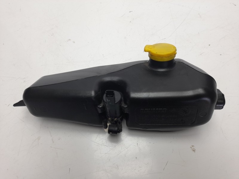 Recambio de deposito limpia para dacia sandero stepway referencia OEM IAM 289104583R  