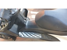 Recambio de deposito combustible para piaggio (vespa) mp3 400 hpe referencia OEM IAM 1B009598  