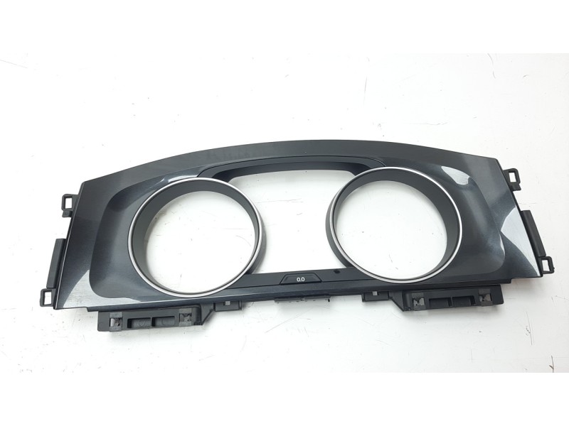 Recambio de moldura para volkswagen golf vii lim. (bq1) 1.0 tsi referencia OEM IAM 5G0857059  