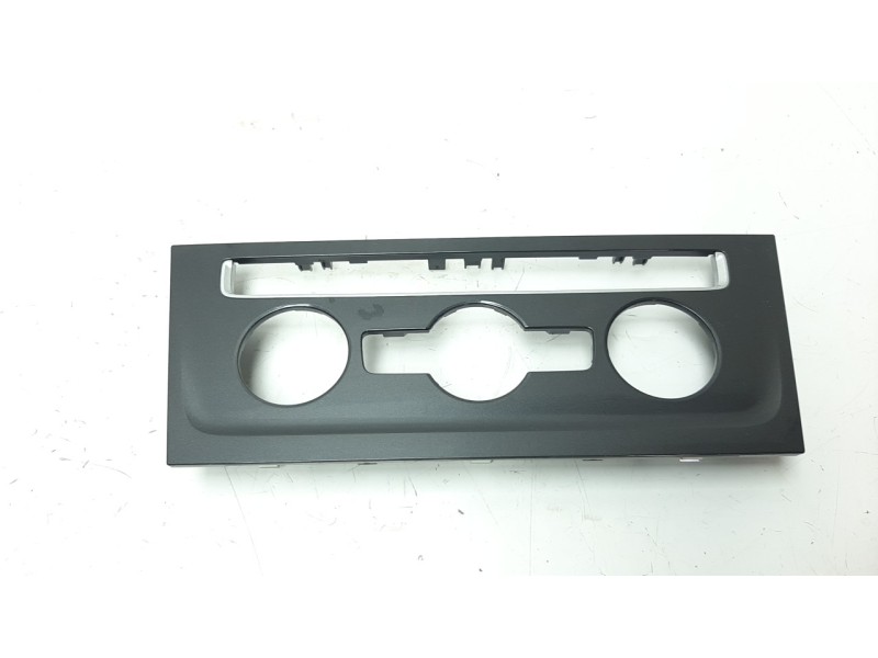 Recambio de moldura para volkswagen golf vii lim. (bq1) 1.0 tsi referencia OEM IAM 5G1863100  